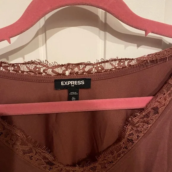 Express Top - Picture 3 of 3